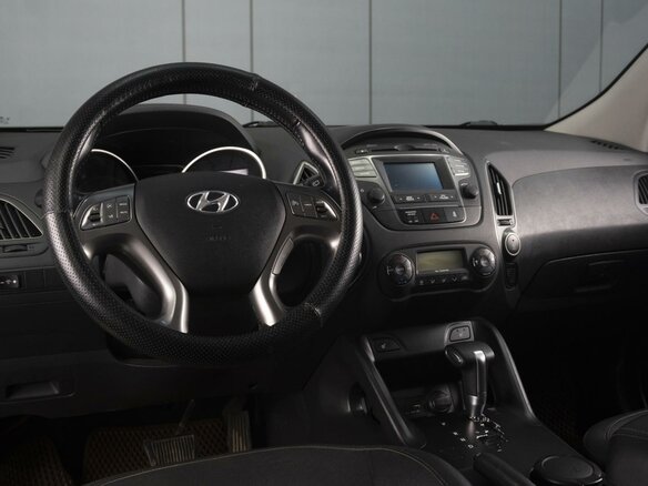 2015 Hyundai ix35 I Рестайлинг, белый, 1650000 рублей - вид 4