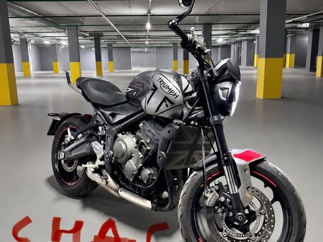 2021 Triumph Trident 660, серебристый, 700000 рублей, вид 1