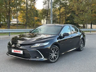 2021 Toyota Camry VIII (XV70) Рестайлинг, чёрный, 1911000 рублей, вид 1