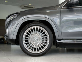 2026 Mercedes-Benz Maybach GLS 600 I Рестайлинг, серый, 25000000 рублей, вид 4