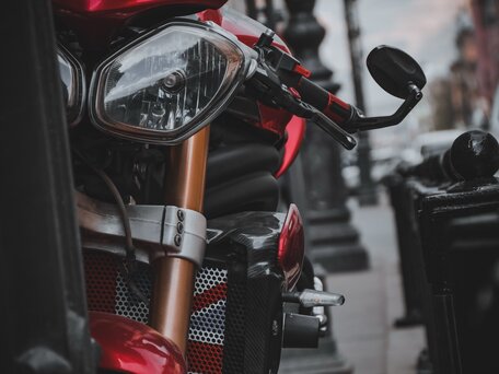 2012 Triumph Speed Triple, красный, 505000 рублей, вид 4