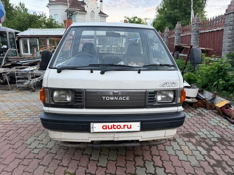 1988 Toyota TownAce, белый, 600000 рублей, вид 2