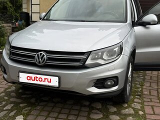 2014 Volkswagen Tiguan I Рестайлинг, серебристый, 1280000 рублей, вид 3