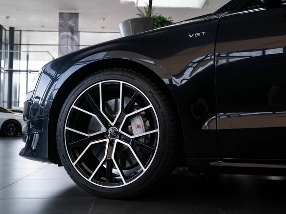 2016 Audi S8 III (D4) Рестайлинг, синий, 8490000 рублей - вид 2