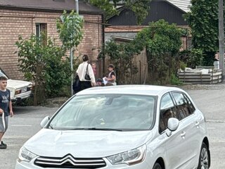 2012 Citroen C4 II, белый, 700000 рублей, вид 1