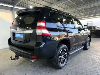 2016 Toyota Land Cruiser Prado 150 Series Рестайлинг 1, чёрный, 3399000 рублей, вид 5