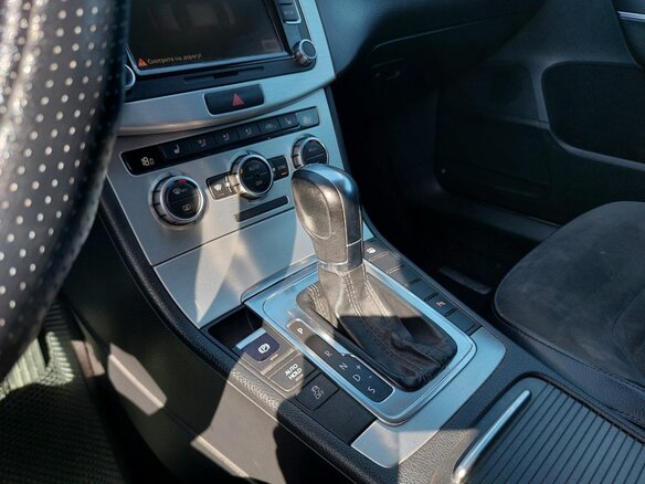 2012 Volkswagen Passat B7, белый, 1079000 рублей - вид 14