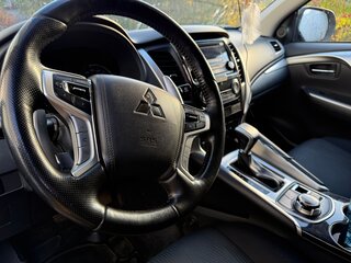 2019 Mitsubishi Pajero Sport III, чёрный, 2950000 рублей, вид 4