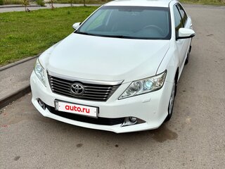 2012 Toyota Camry VII (XV50), белый, 1430000 рублей, вид 3