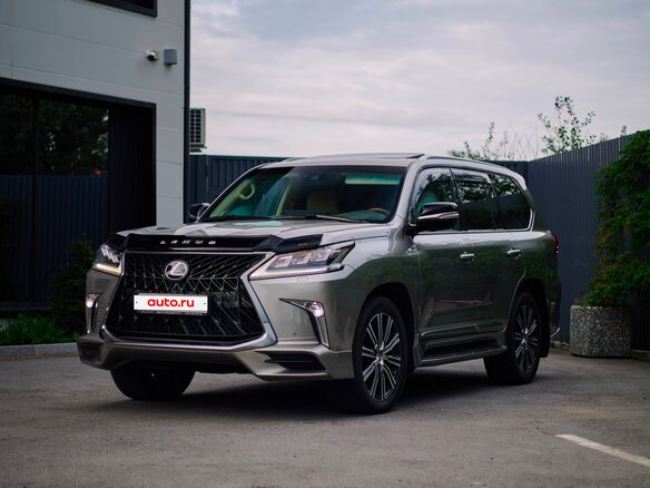 2018 Lexus LX 570 III Рестайлинг 2, серый, 8000000 рублей - вид 3