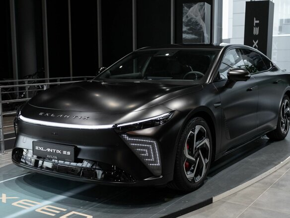 2025 Esteo Exlantix ES, чёрный