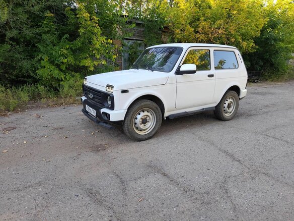 2018 Lada (ВАЗ) 2121 (4x4) I Рестайлинг, белый, 560000 рублей