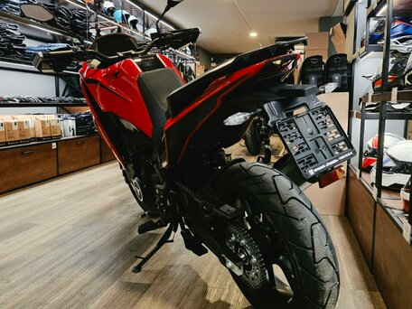 2026 Moto Morini X-CAPE, красный, 889000 рублей, вид 4