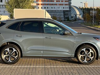2023 Ford Escape IV Рестайлинг, серый, 2590000 рублей, вид 3