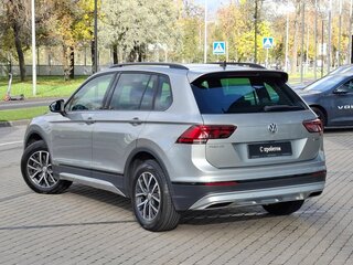 2019 Volkswagen Tiguan II, серый, 2590000 рублей, вид 3