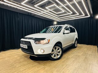 2011 Mitsubishi Outlander II Рестайлинг, белый, 1499000 рублей, вид 1