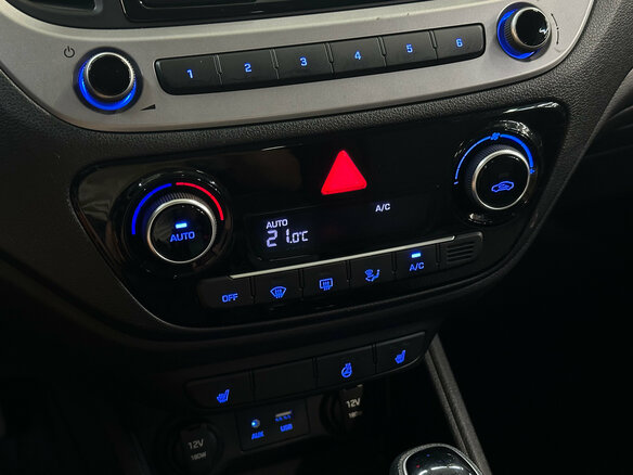 2017 Hyundai Solaris II, чёрный, 1080000 рублей - вид 16