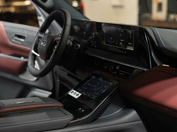 2025 Infiniti QX80 II, серый, 17990000 рублей - вид 28