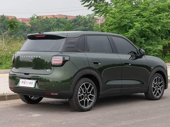 2026 Leapmotor A10 53 kWh, зелёный - вид 2