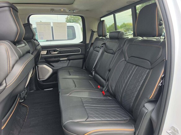 2026 Ram 1500 Crew Cab V Рестайлинг, белый, 10160000 рублей - вид 6