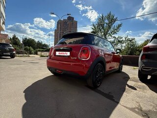 2019 Mini Hatch Cooper III (F55/F56) Рестайлинг, красный, 2280000 рублей, вид 4