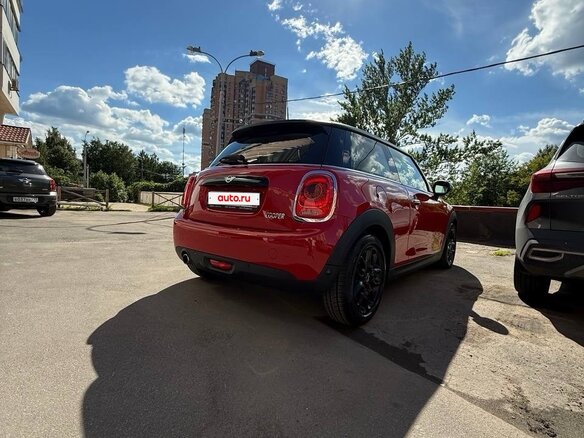 2019 Mini Hatch Cooper III (F55/F56) Рестайлинг, красный, 2280000 рублей - вид 3