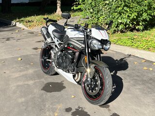 2019 Triumph Speed Triple, белый, 980000 рублей, вид 4