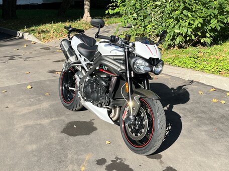 2019 Triumph Speed Triple, белый, 980000 рублей, вид 4