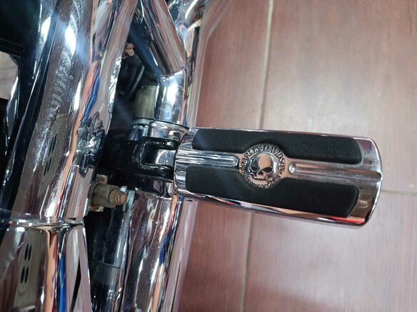 2009 Harley-Davidson Fat Boy, серый, 870000 рублей - вид 25