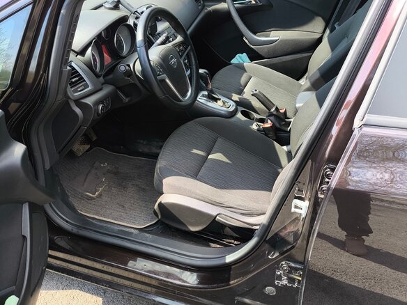 2014 Opel Astra J Рестайлинг, коричневый, 750000 рублей - вид 8