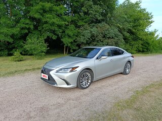 2018 Lexus ES 300h VII, серебристый, 3000000 рублей, вид 1