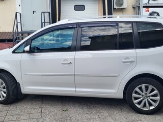 2012 Volkswagen Touran I Рестайлинг 2, белый, 910000 рублей, вид 2