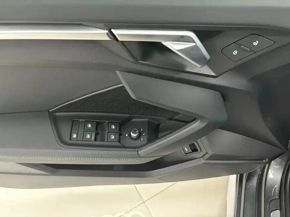 2023 Audi A3 Sportback 35 TFSI IV (8Y), зелёный, 2129000 рублей - вид 8