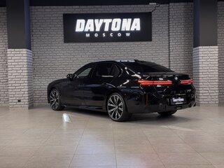 2026 BMW 7 серии 740 xDrive VII (G70) Рестайлинг, чёрный, 23160000 рублей, вид 3
