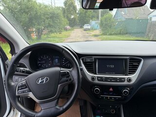 2017 Hyundai Solaris II, белый, 1226500 рублей, вид 4