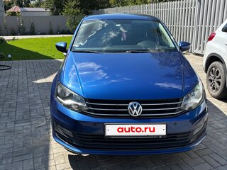 2018 Volkswagen Polo V Рестайлинг, синий, 1590000 рублей, вид 2