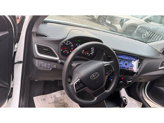 2017 Hyundai Solaris II, белый, 999000 рублей, вид 3