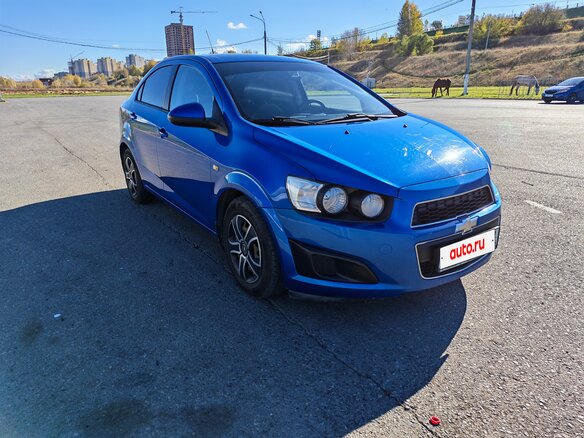 2013 Chevrolet Aveo II, синий, 750000 рублей - вид 1