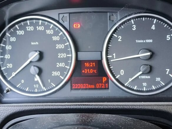 2012 BMW 3 серии 320i V (E90/E91/E92/E93) Рестайлинг, чёрный, 1200000 рублей - вид 4