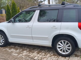 2017 Skoda Yeti I Рестайлинг, белый, 1450000 рублей, вид 4