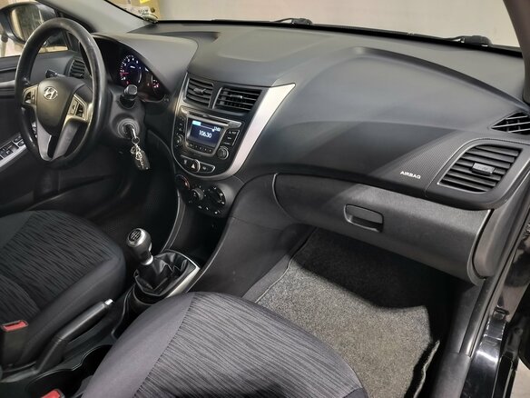 2014 Hyundai Solaris I Рестайлинг, чёрный, 530000 рублей - вид 9