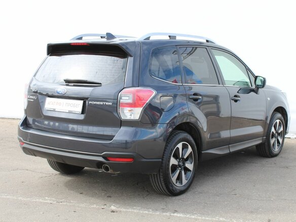 2017 Subaru Forester IV Рестайлинг 2, серый, 1900000 рублей - вид 6