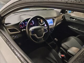 2019 Hyundai Solaris II, белый, 650000 рублей, вид 5