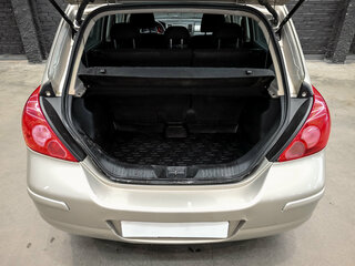 2011 Nissan Tiida I Рестайлинг, коричневый, 450000 рублей, вид 4