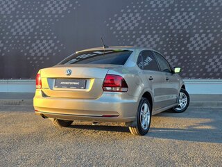 2018 Volkswagen Polo V Рестайлинг, бежевый, 1020000 рублей, вид 3