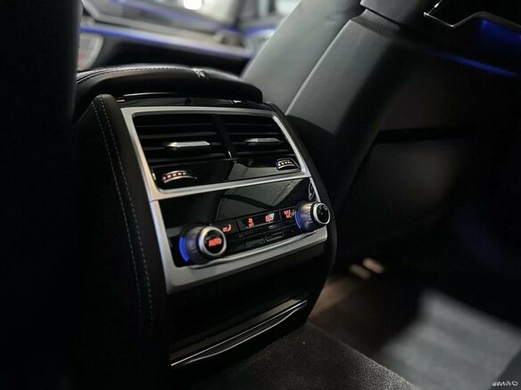 2021 BMW 7 серии 730d xDrive VI (G11/G12) Рестайлинг, серый - вид 18