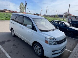 2007 Toyota Voxy I (R60), белый, 1050000 рублей, вид 1