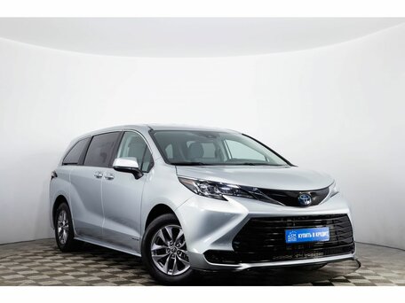 Toyota Sienna IV