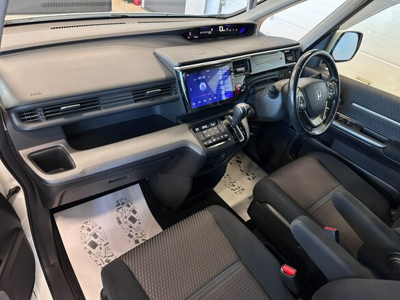 2016 Honda Stepwgn V, белый - вид 13