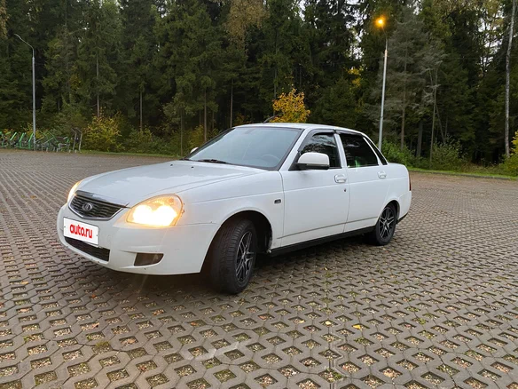 2014 Lada (ВАЗ) Priora I Рестайлинг, белый, 650000 рублей